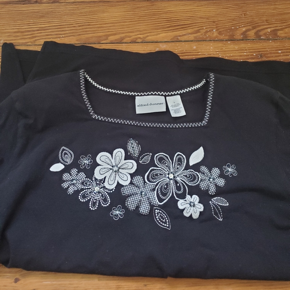 Women's Alfred Dunner top size L